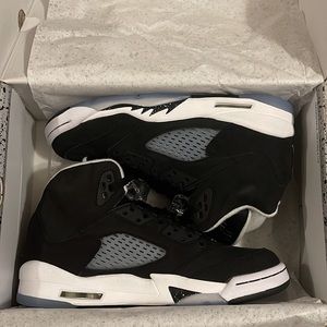 NEVER WORN Jordan 5 ‘Oreo’ 2021 5Y